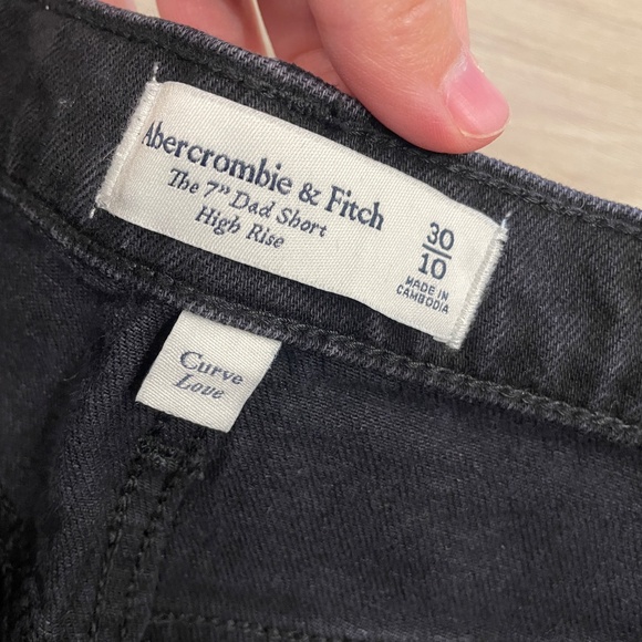 Abercrombie & Fitch Dad Shorts - Picture 3 of 4